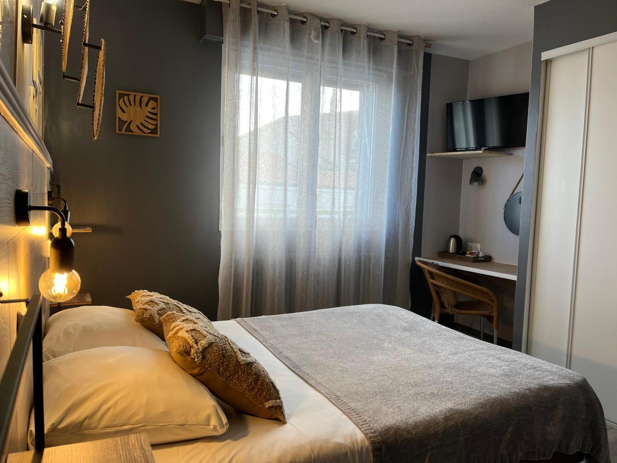 Hotel Acadie Saint Victor - Restaurant -face Mer-