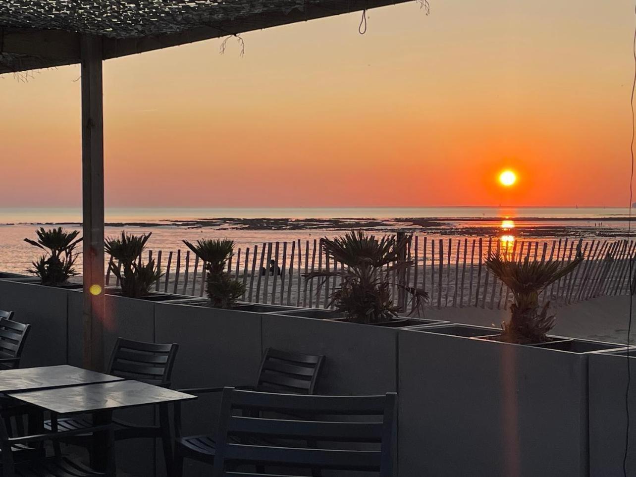 Acadie Saint Victor - Restaurant -face Mer- Hotel Châtelaillon-Plage